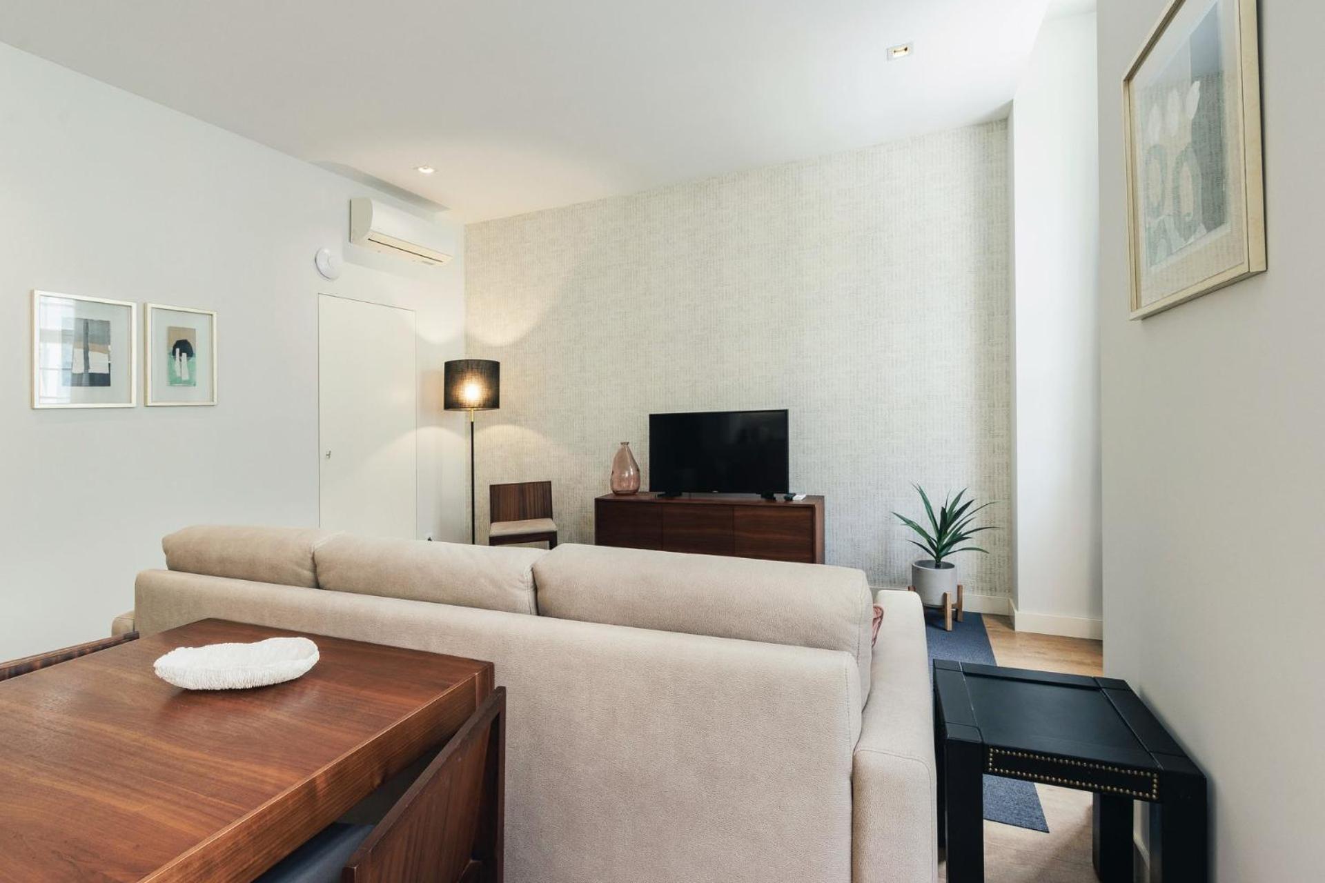 One-Bedroom Apartment